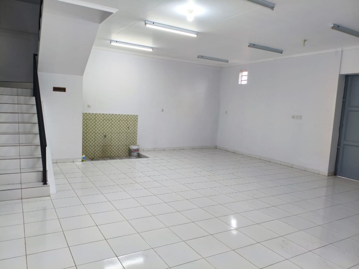 Disewakan Ruko 2 Lantai Lokasi Strategis Hook dan di Pinggir Jalan Raya Banjarsari!! - Foto 5