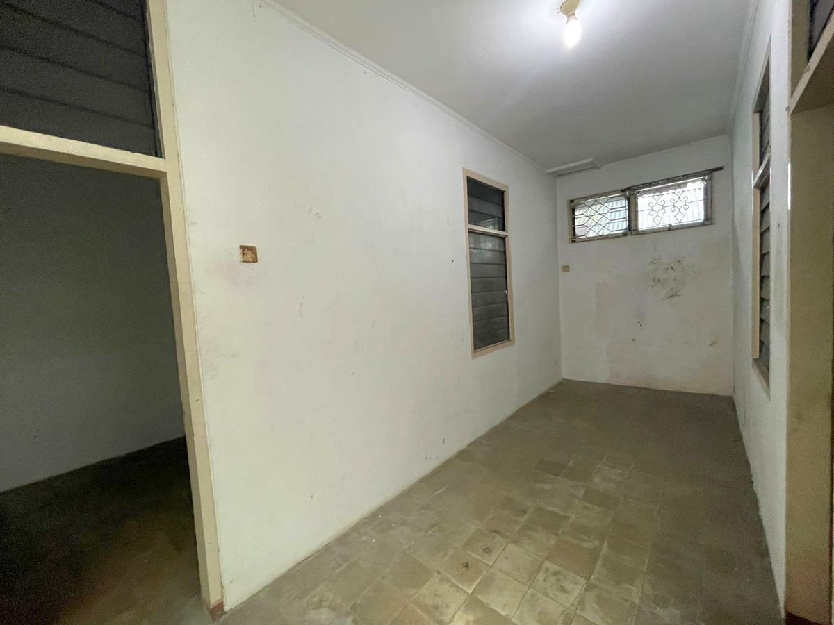 Disewakan Ruko 2 Lantai Lokasi Strategis di Jl. Dr. Rajiman Solo - Foto 11