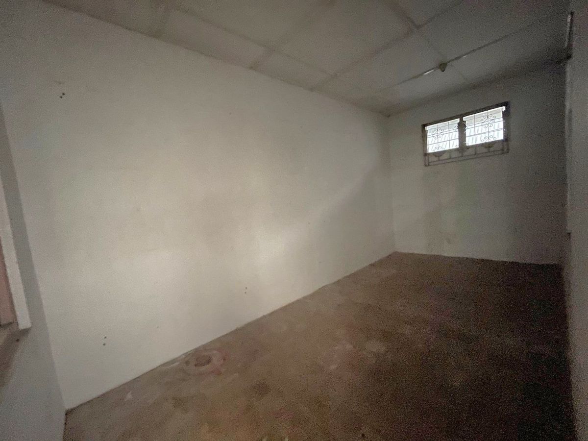 Disewakan Ruko 2 Lantai Lokasi Strategis di Jl. Dr. Rajiman Solo - Foto 13