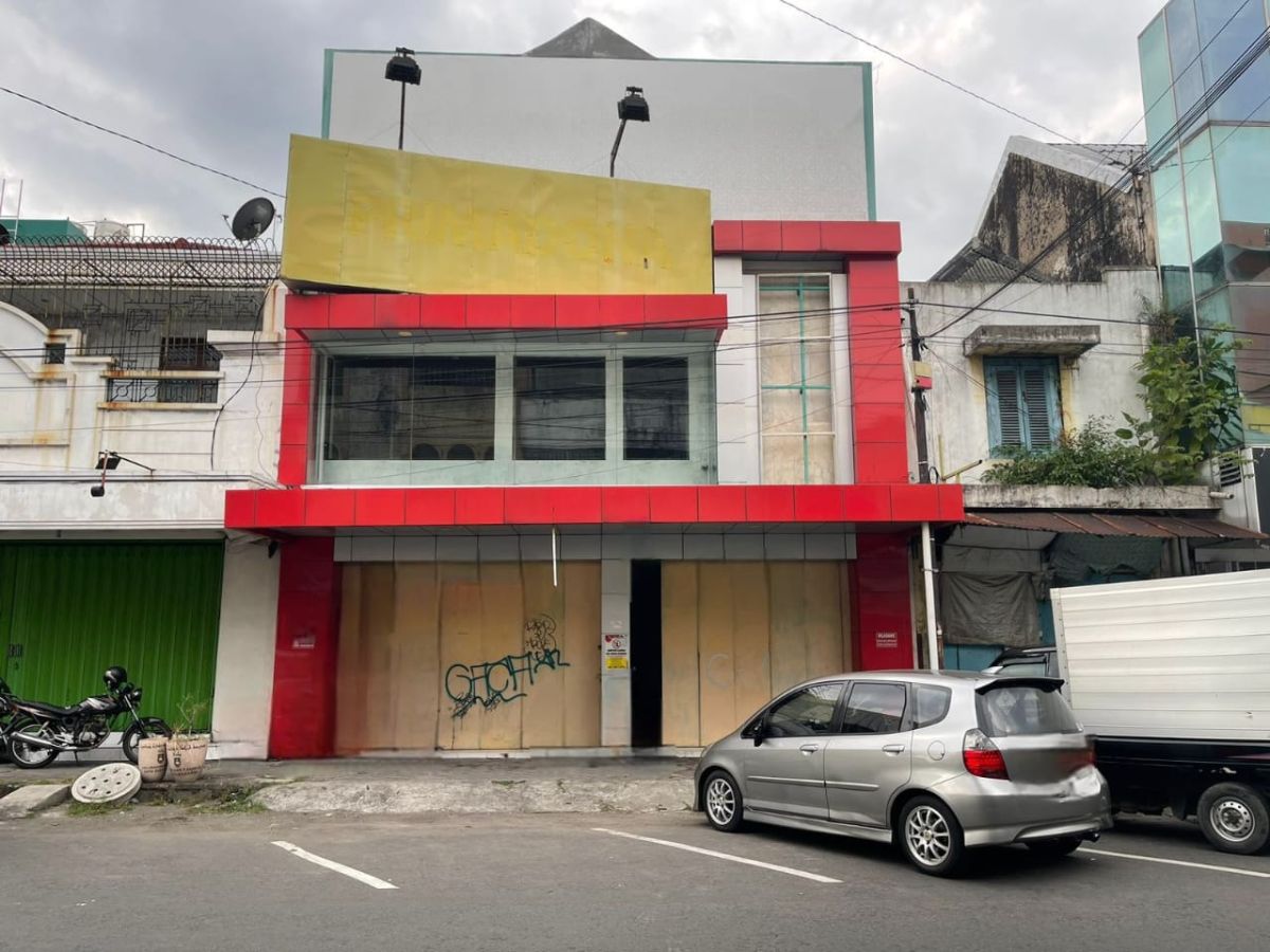 Disewakan Ruko 2 Lantai Lokasi Strategis di Jl. Dr. Rajiman Solo