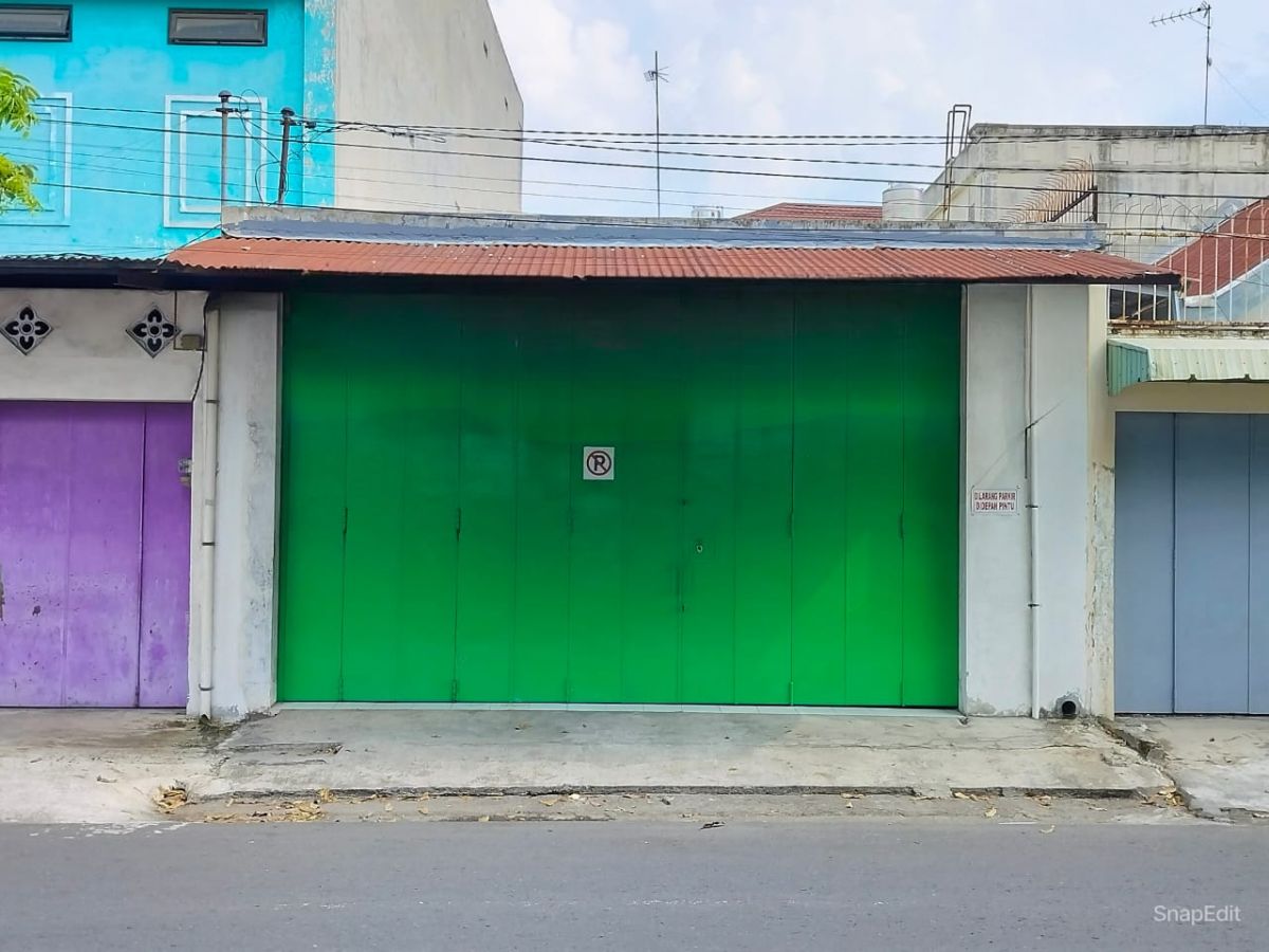 Disewakan Ruang Usaha/Toko Strategis di Gajahan Solo, Depan Sekolah Kalam Kudus