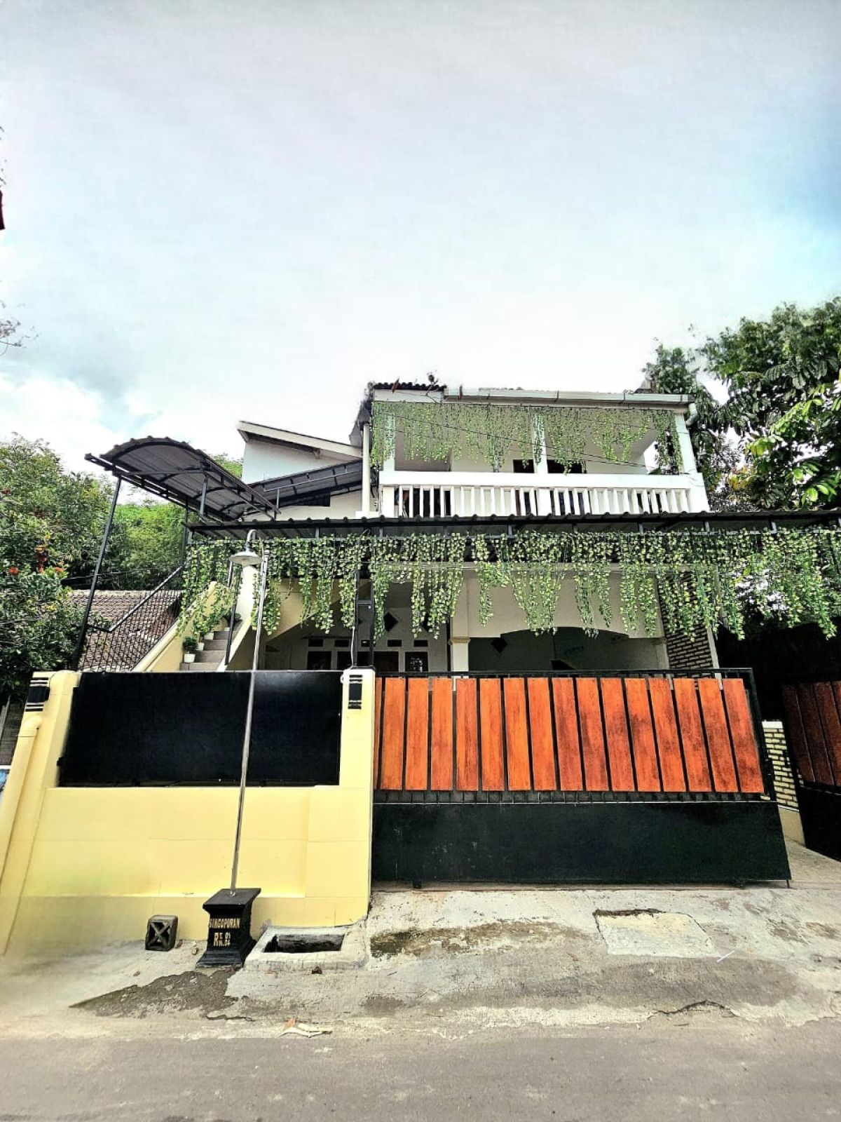 Dijual Rumah dan Kost Aktif, Lokasi di Singopuran, Kartasura
