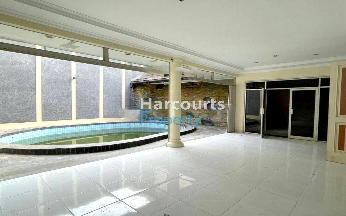 Rumah Hunian Klasik 2 Lantai Lokasi Strategis Kawasan Elite Di Pondok Indah