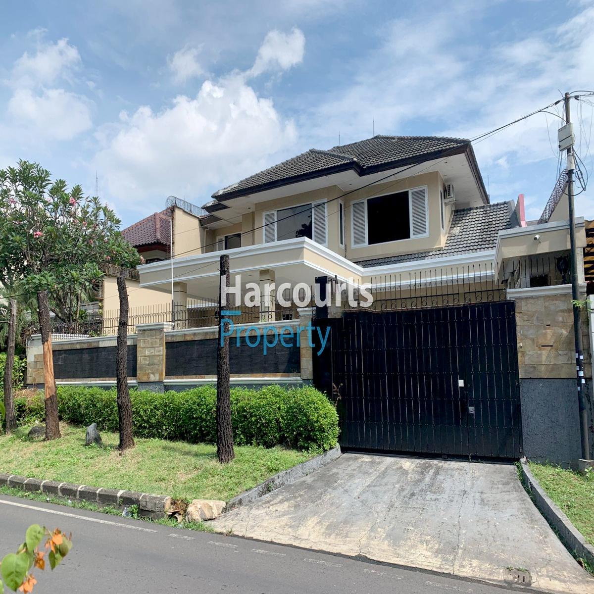 Rumah Hunian Klasik 2 Lantai Lokasi Strategis Kawasan Elite Di Pondok Indah - Foto 2
