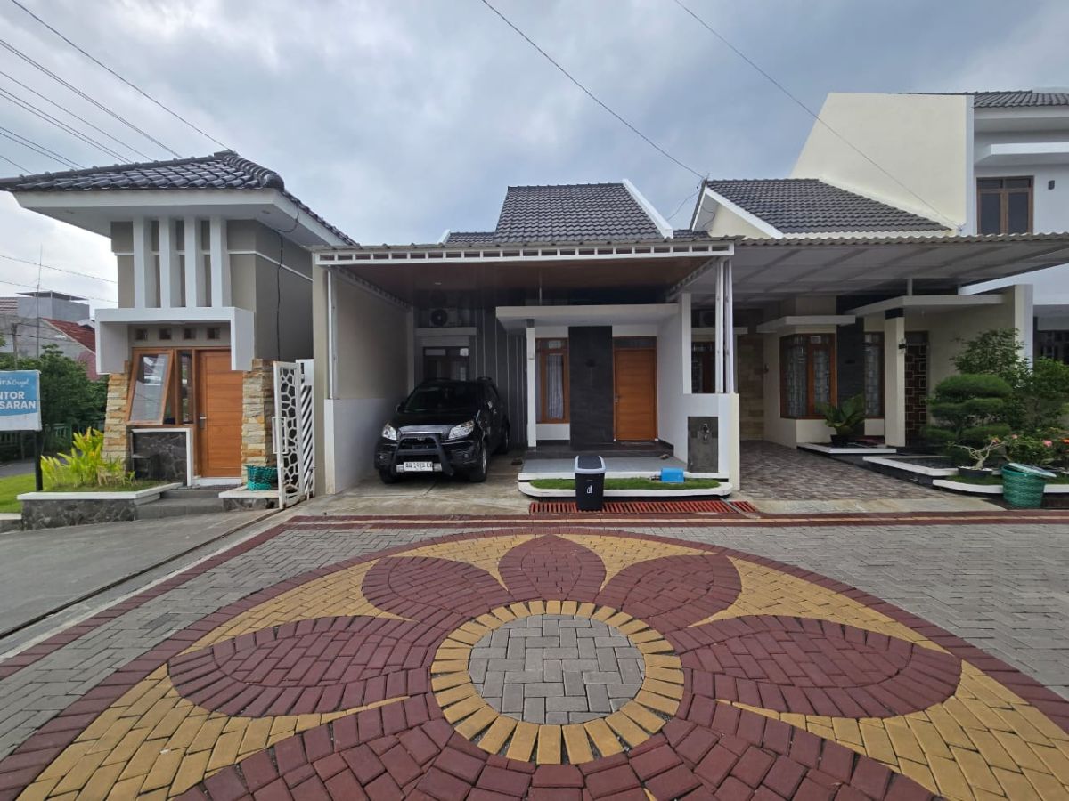 Disewakan Rumah Baru Minimalis Siap Pakai di Perumahan Cluster Dekat Solo Baru
