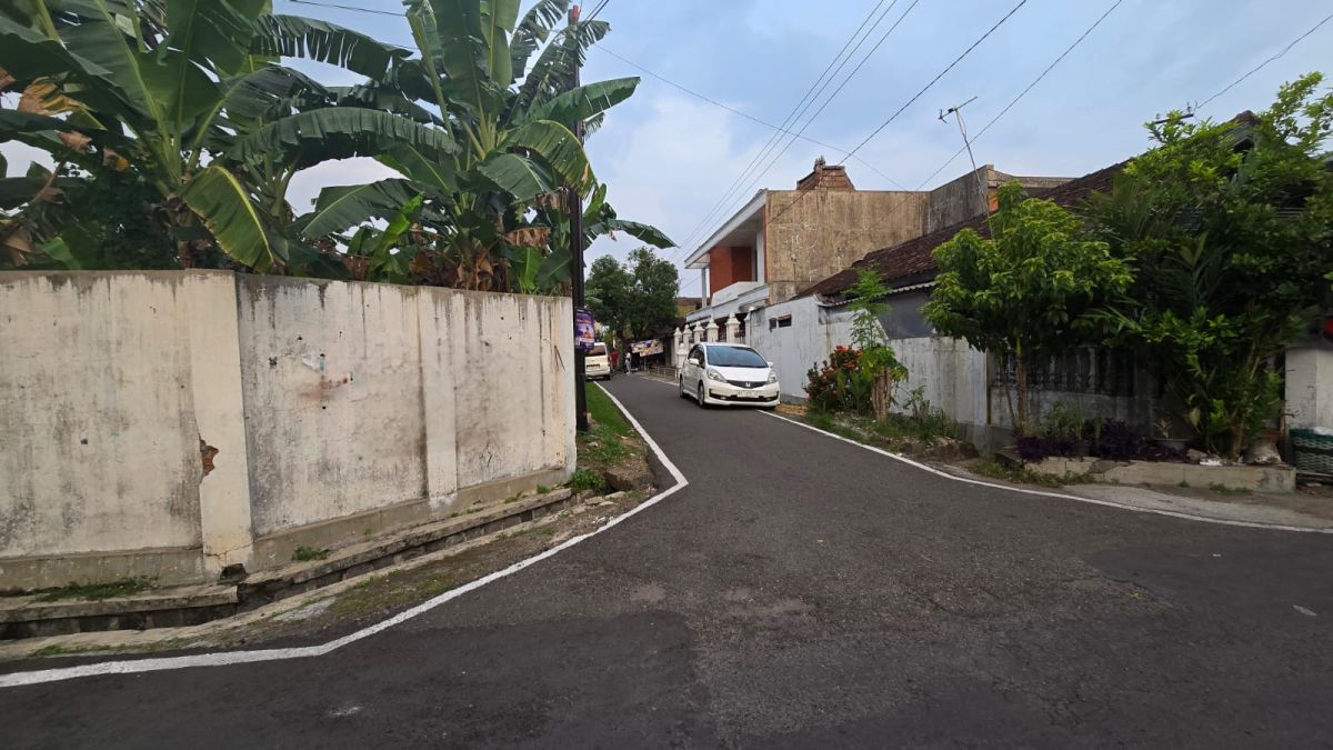 Tanah Bagus Siap Bangun, Dekat Jalan Raya Utama di Pajang Laweyan Solo - Foto 2