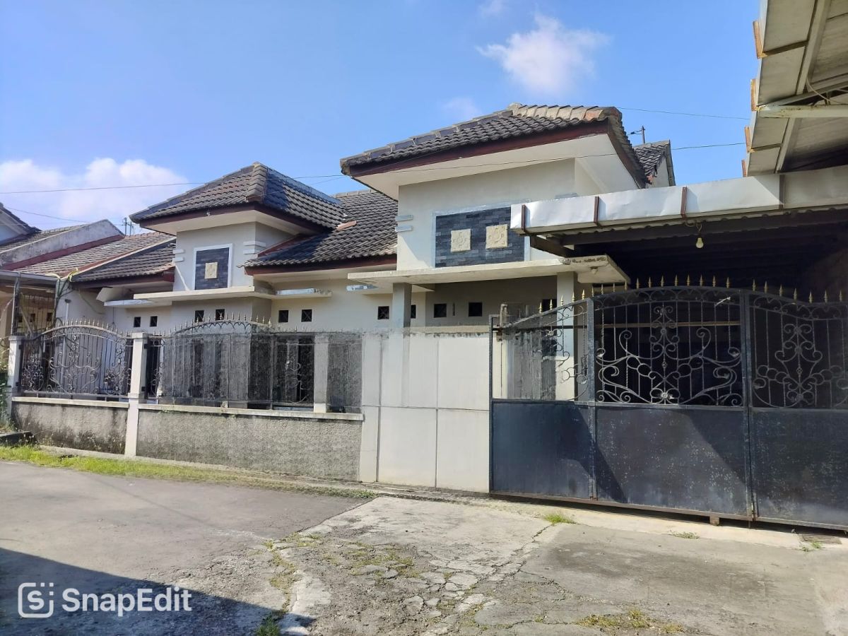 Dijual Rumah di Grogol Telukan Soba, Perlu Renov Sedikit