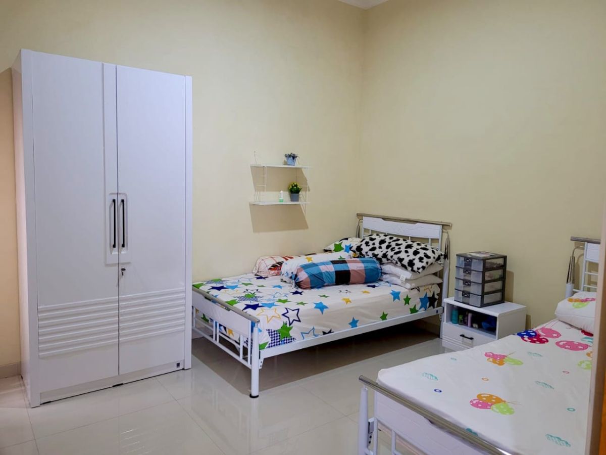 Dijual Rumah Bagus Siap Huni ( semi furnish ) Lokasi : Cluster Elite di Gumpang, Kartosuro, Solo - Foto 6