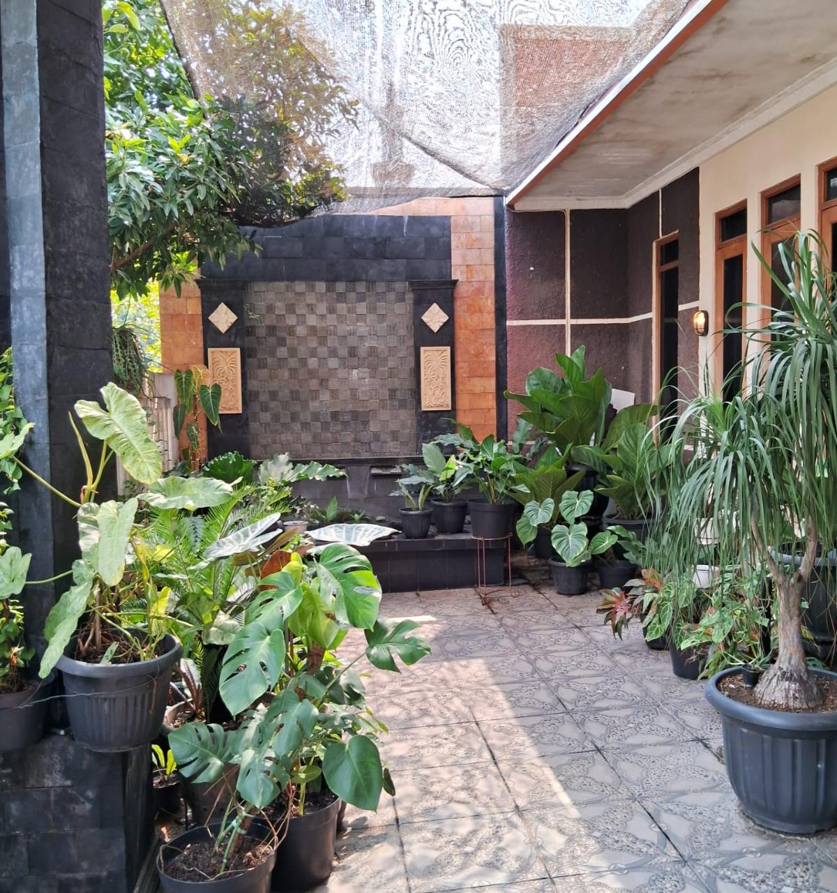 Dijual Rumah 2 Lantai di Anggrek Loka, Graha Raya - Siap Huni! - Foto 5