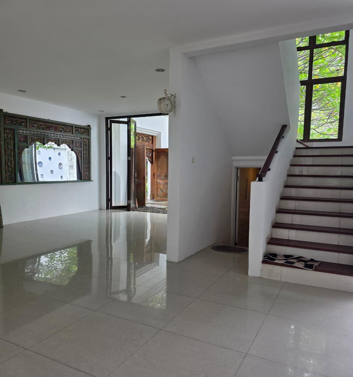 Disewakan rumah tropis dengan swimming pool di Bintaro Jaya Tangerang Selatan - Foto 6