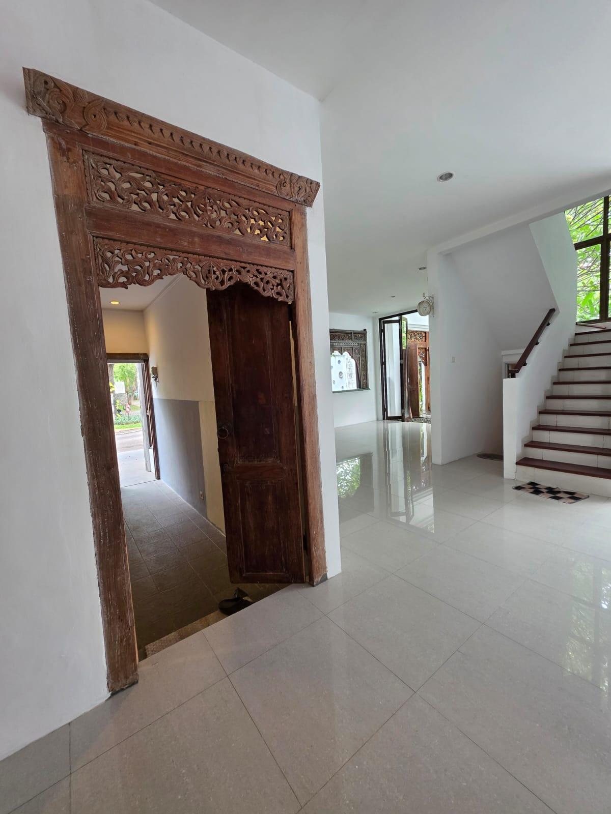 Disewakan rumah tropis dengan swimming pool di Bintaro Jaya Tangerang Selatan - Foto 7