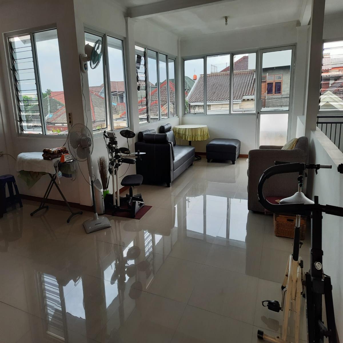 Rumah Minimalis Modern Dua Lantai Dalam Cluster Perumahan Taman Yasmin - Foto 5