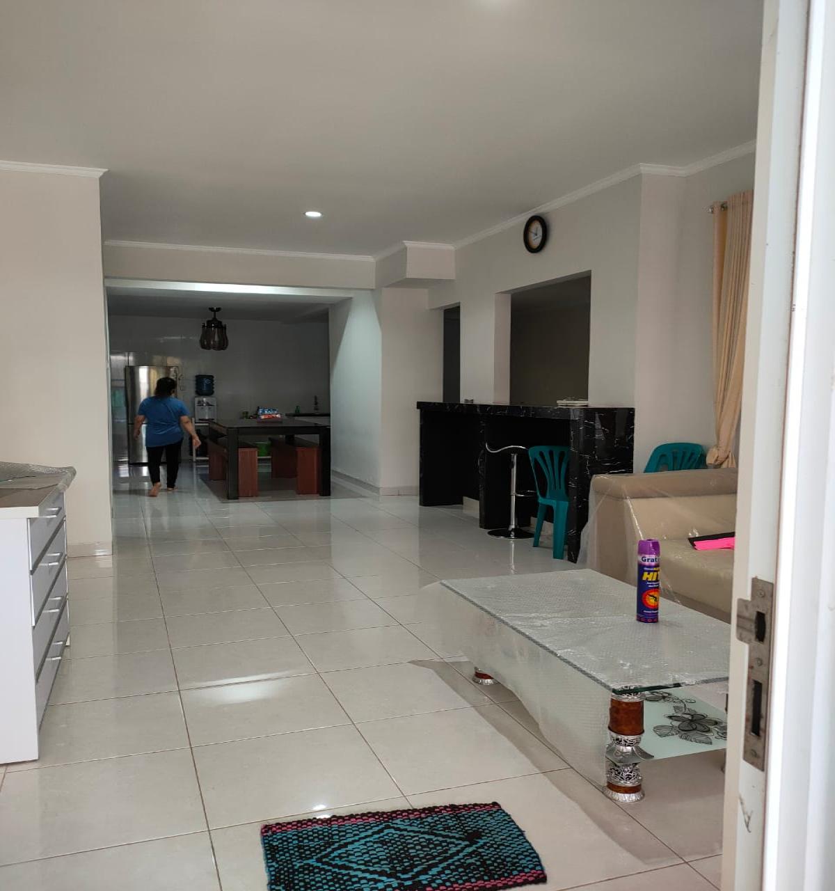 Rumah Dua Lantai Minimalis Modern Asri dan Terawat Dalam Cluster - Foto 3