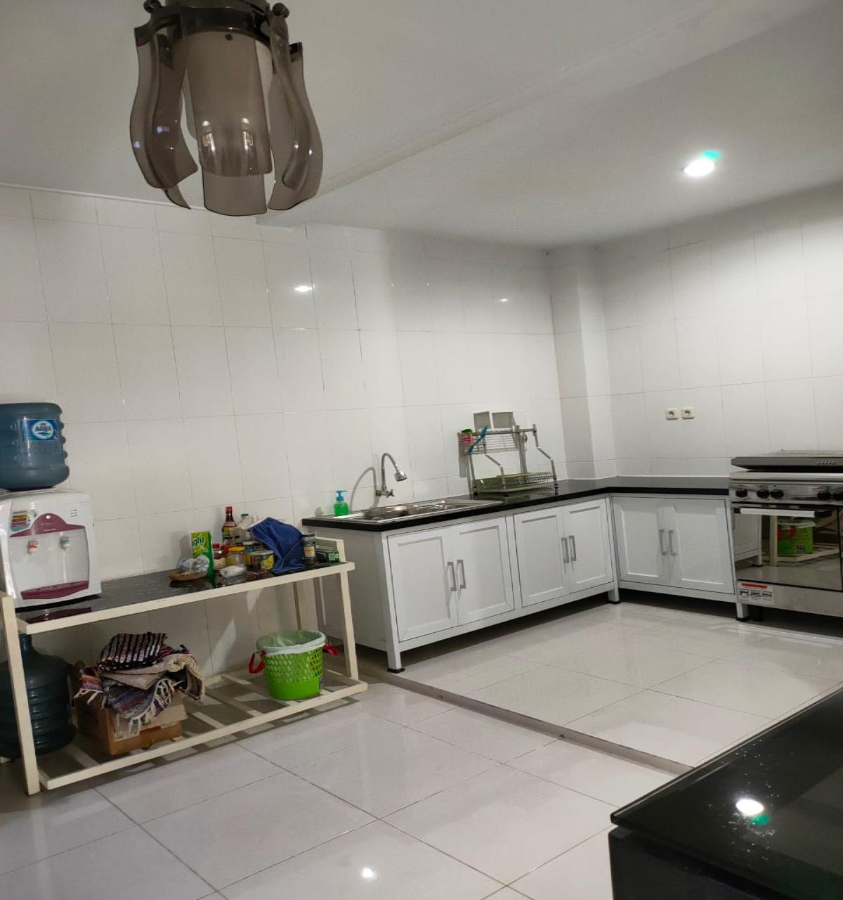 Rumah Dua Lantai Minimalis Modern Asri dan Terawat Dalam Cluster - Foto 5