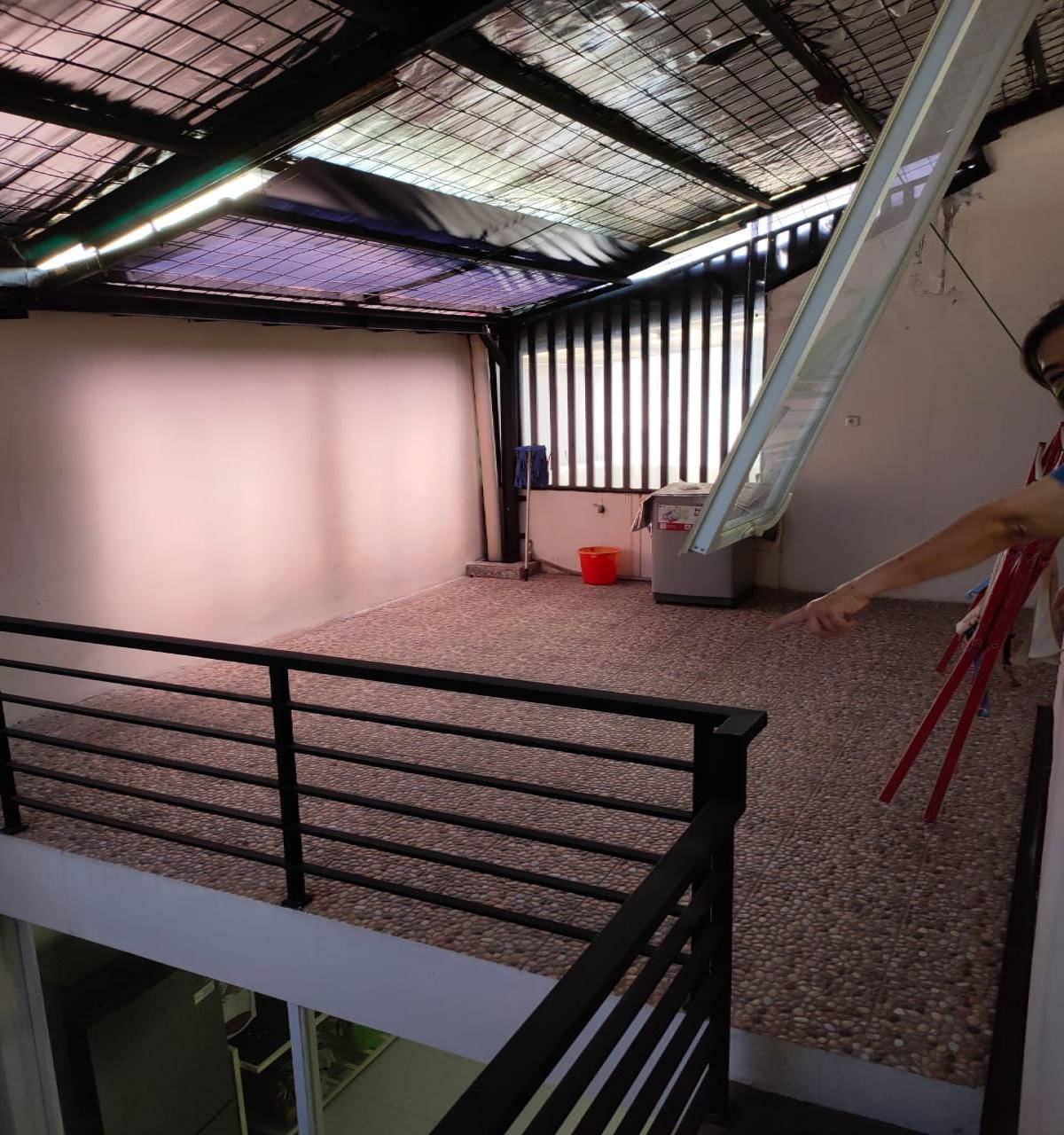 Rumah Dua Lantai Minimalis Modern Asri dan Terawat Dalam Cluster - Foto 7