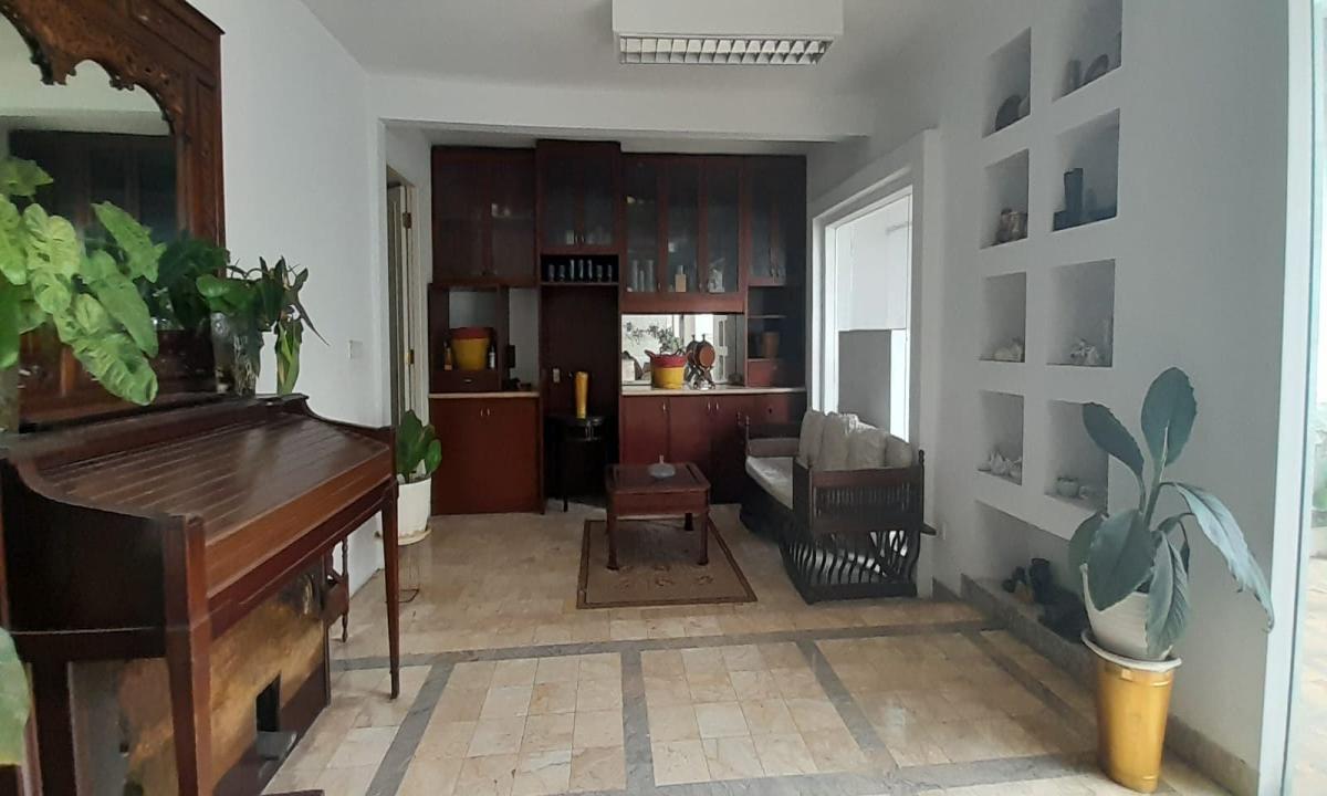 Rumah Luas Dan Mewah Dengan Private Pool Dijual Di Puri Hijau Town House, Ciputat - Foto 3
