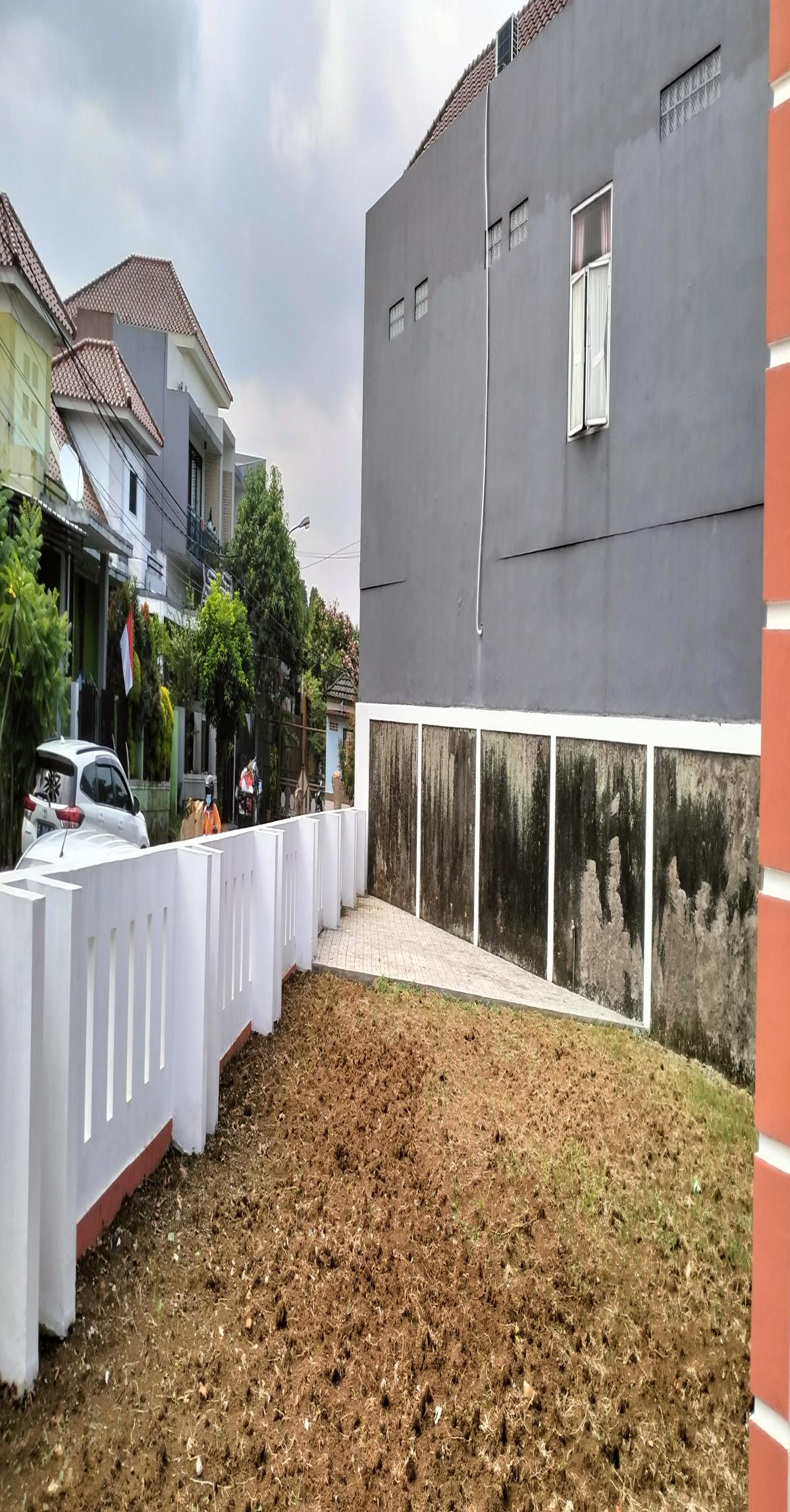 Rumah Asri Minimalis Dengan Taman Luas Hook Dalam Cluster Perumahan Taman Yasmin Sektor 7 - Foto 3