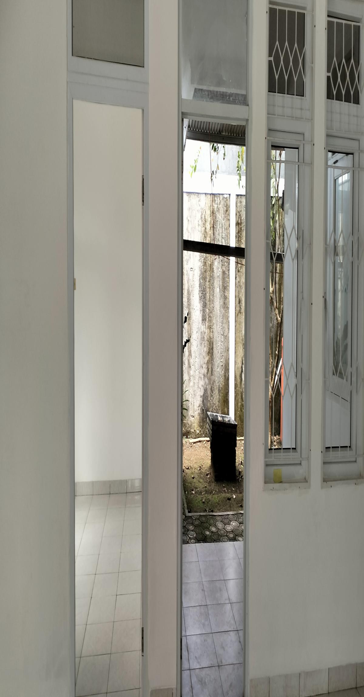 Rumah Asri Minimalis Dengan Taman Luas Hook Dalam Cluster Perumahan Taman Yasmin Sektor 7 - Foto 8