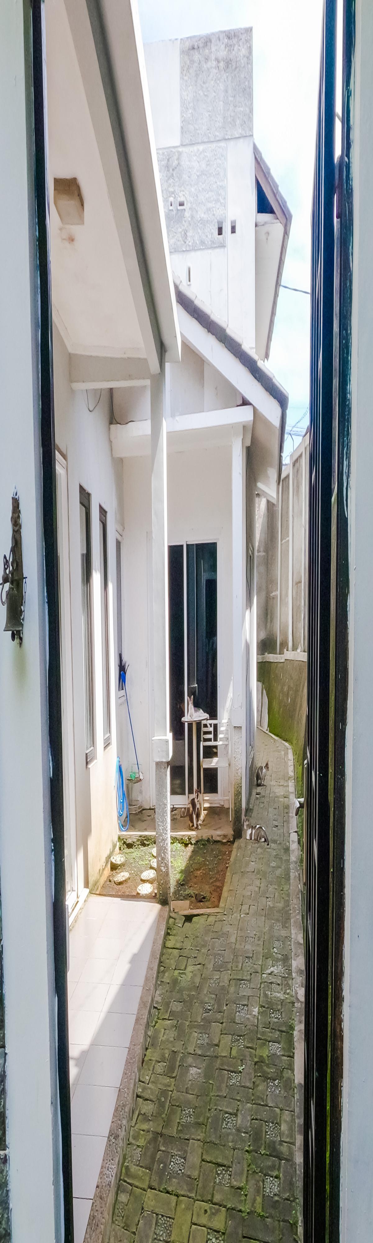 Rumah Hoek Luas 207m² Dijual Murah di Graha Raya Cluster Venice - Foto 3