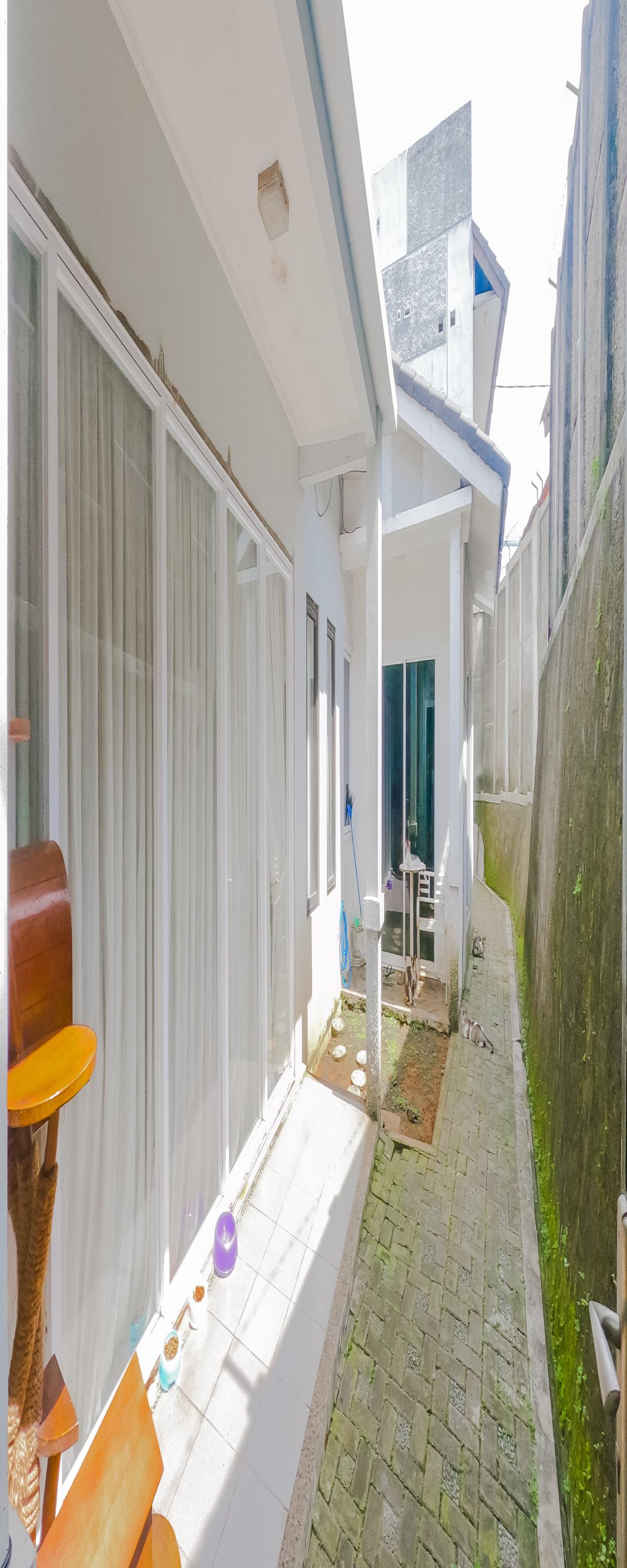 Rumah Hoek Luas 207m² Dijual Murah di Graha Raya Cluster Venice - Foto 4