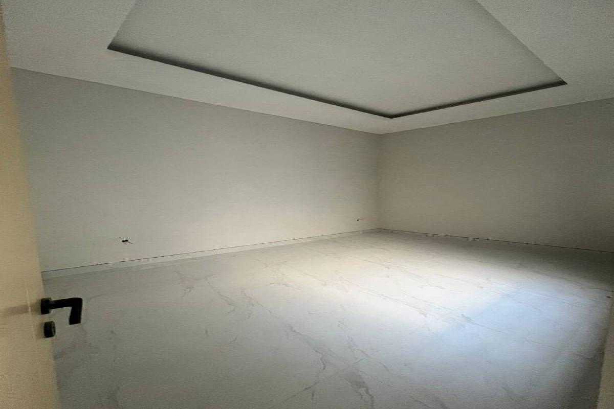Jual Rumah Lokasi Premium @Dian Istana Surabaya Barat - Foto 2