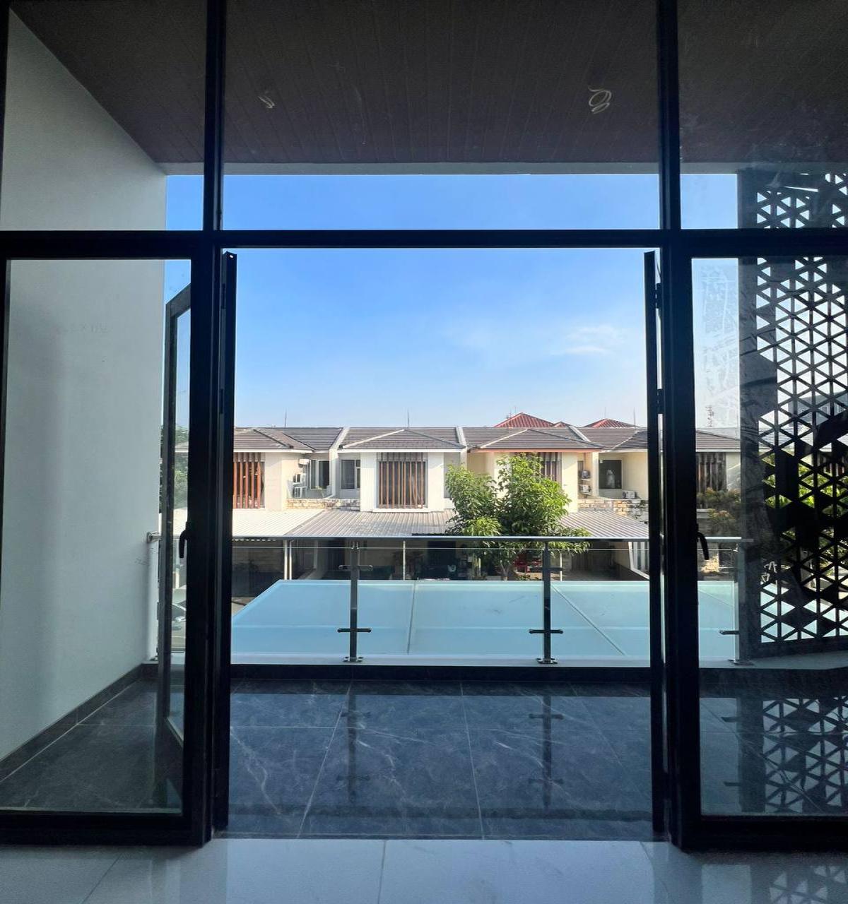 Jual Rumah Lokasi Premium @Dian Istana Surabaya Barat - Foto 4