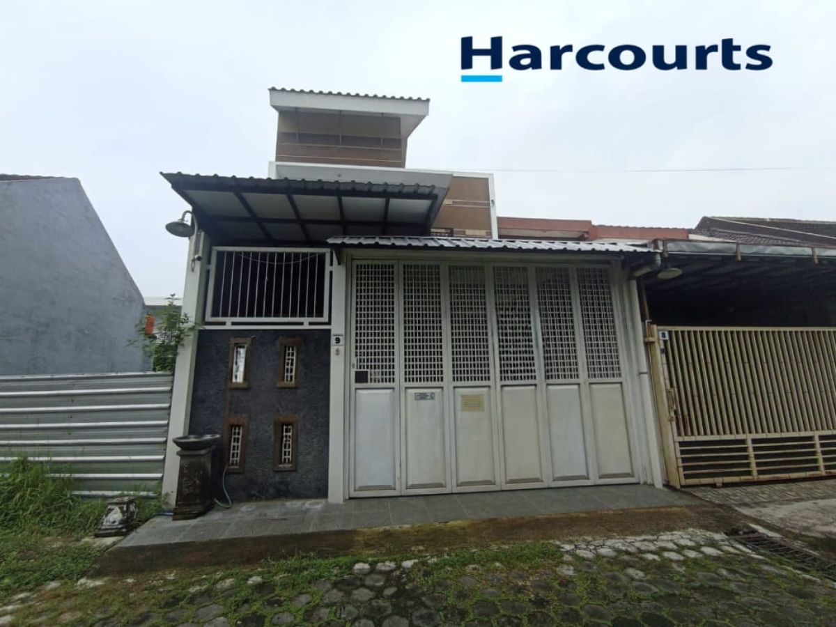 Dijual Rumah bagus 1,5 Lantai Strategis Siap Pakai di Gedongan Colomadu Solo