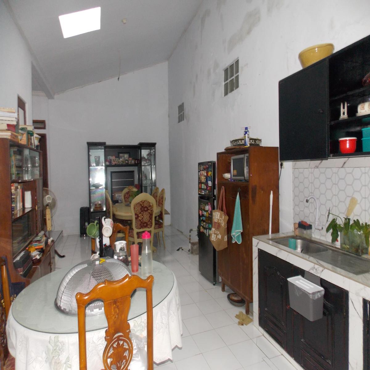 Rumah Cocok untuk di Buat Usaha Kos Kosan Lokasi Oke di Kemayoran - Foto 2