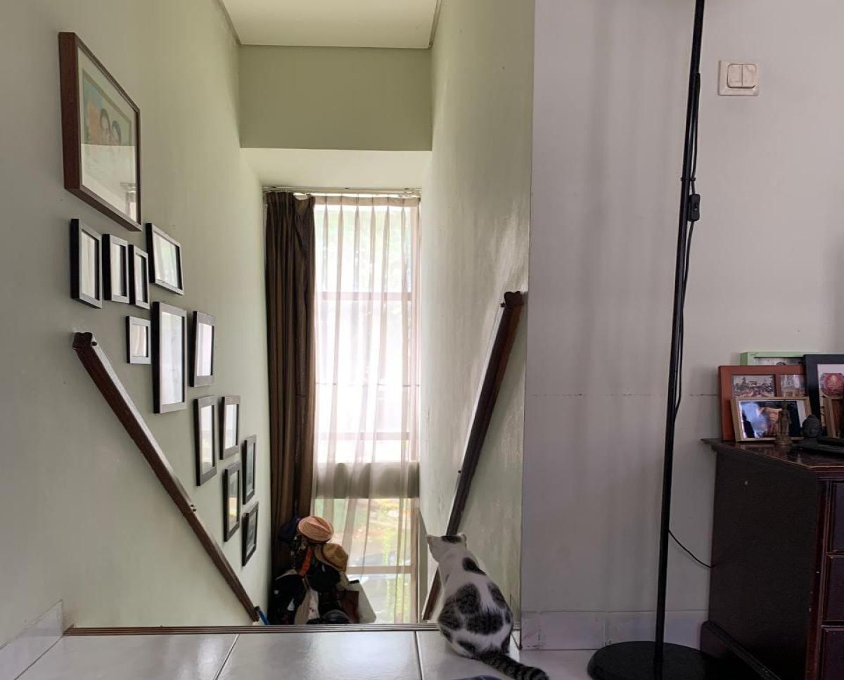 Rumah minimalis 2 lantai di Emerald Bintaro Tangerang Selatan - Foto 3