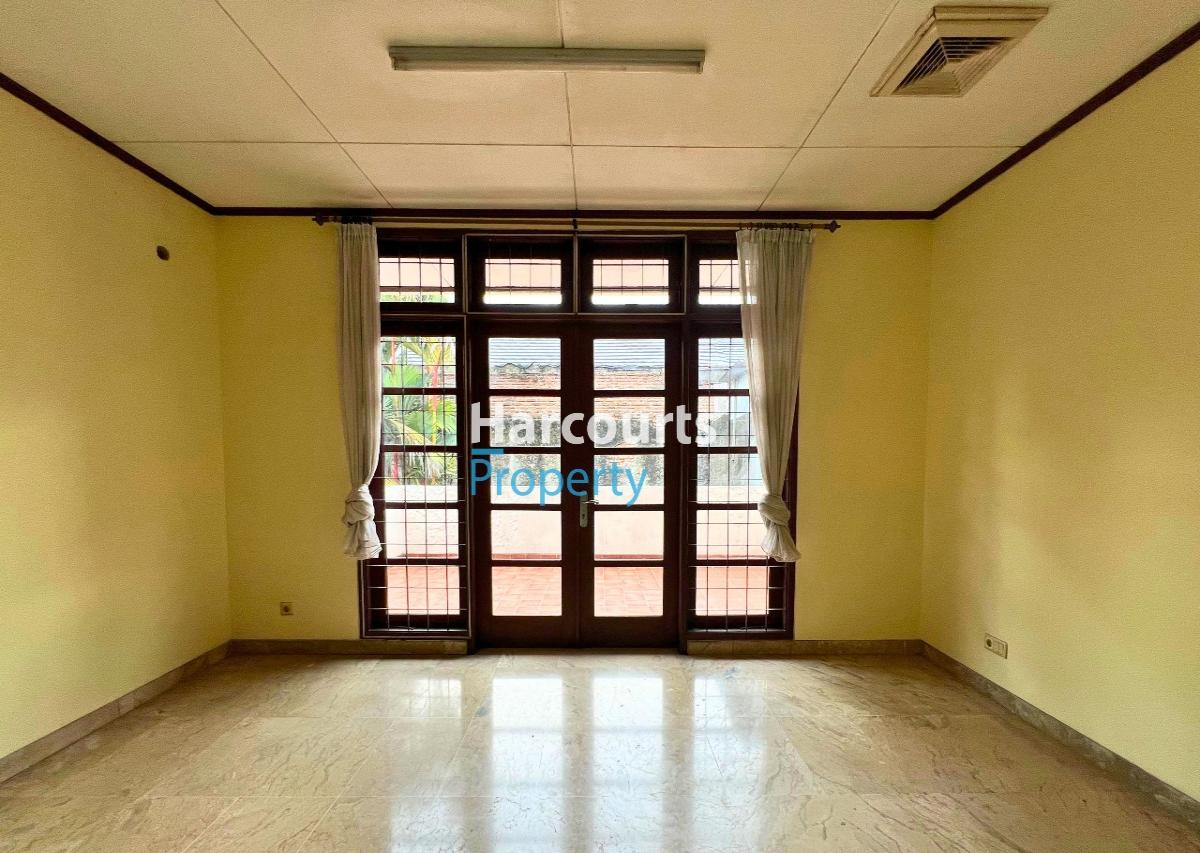 Disewa Rumah Klasik Bisa untuk usaha Area Jl. Gandaria Kebayoran Baru - Foto 9