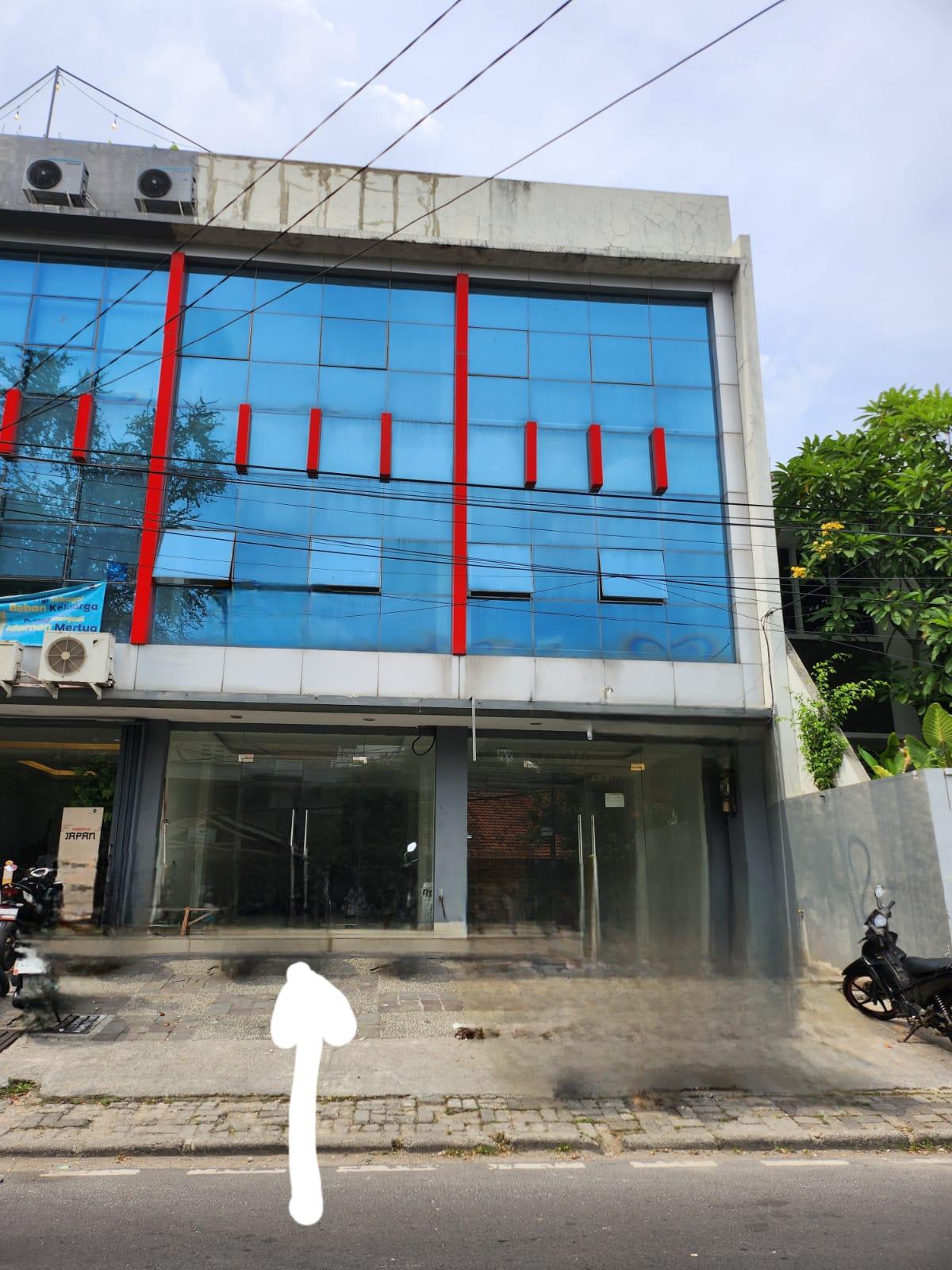 Disewakan Ruko Kosong 4 Lantai di Benhil Jakarta Pusat RW - Foto 2