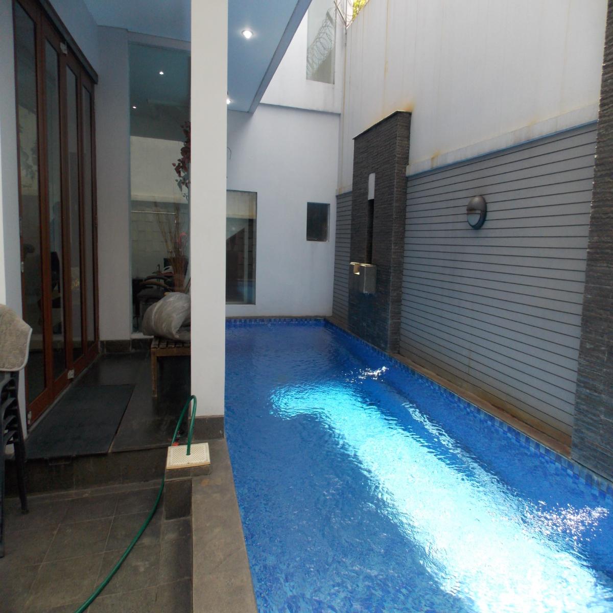 Rumah Bagus 3 Lantai dengan Swiming Pool di Cilandak Jaksel - Foto 5