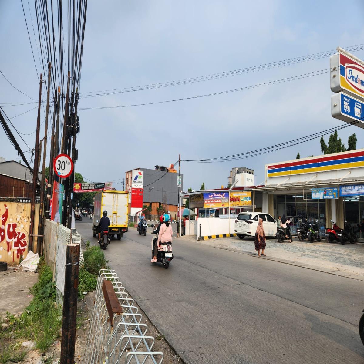 Tanah Komersil Luas 1.838 m² di Jalan Raden Fatah Parung Serab, Ciledug Tangerang - Foto 2