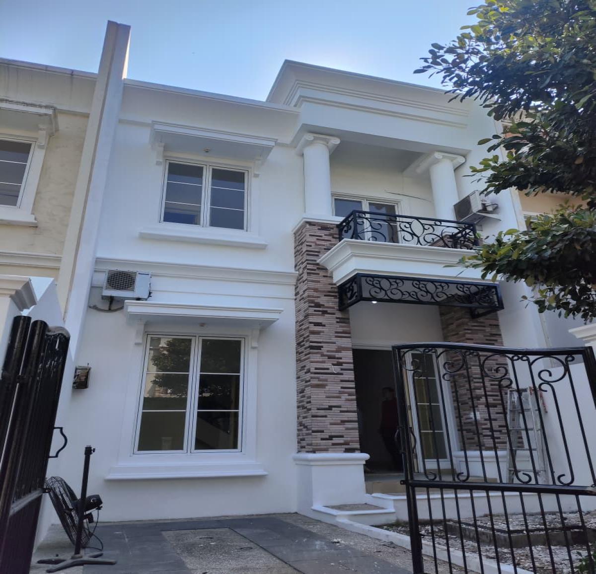 Dijual Rumah Lokasi Royal Residence, Jakarta Timur
