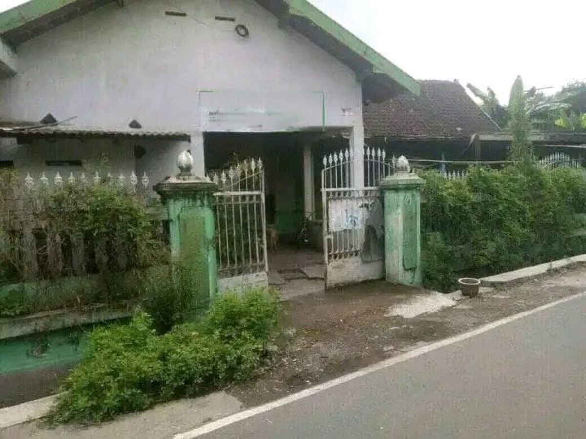 Dijual Tanah Bonus Bangunan Kos di Sumber Banjarsari Solo