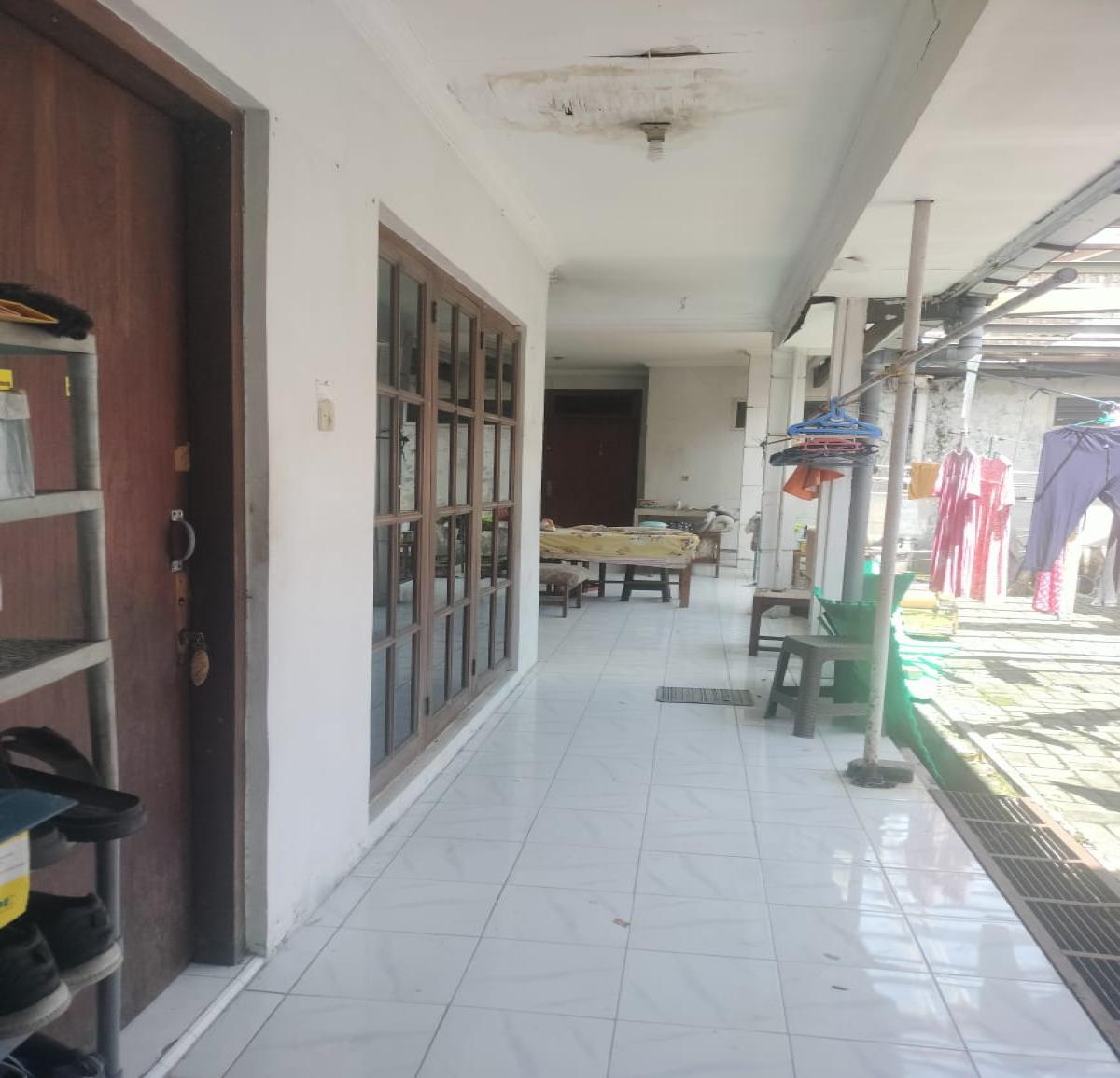Rumah Lokasi Strategis  Pinggir jalan  Imam bonjol Semarang - Foto 4