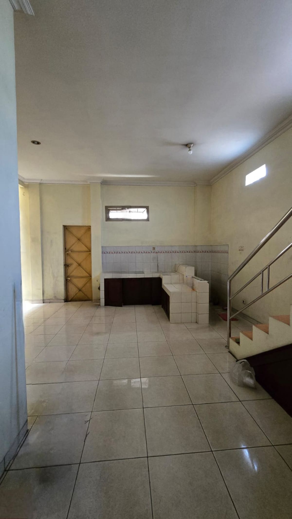 Ruang Usaha Strategis di Jalan Yos Sudarso Solo - Foto 9