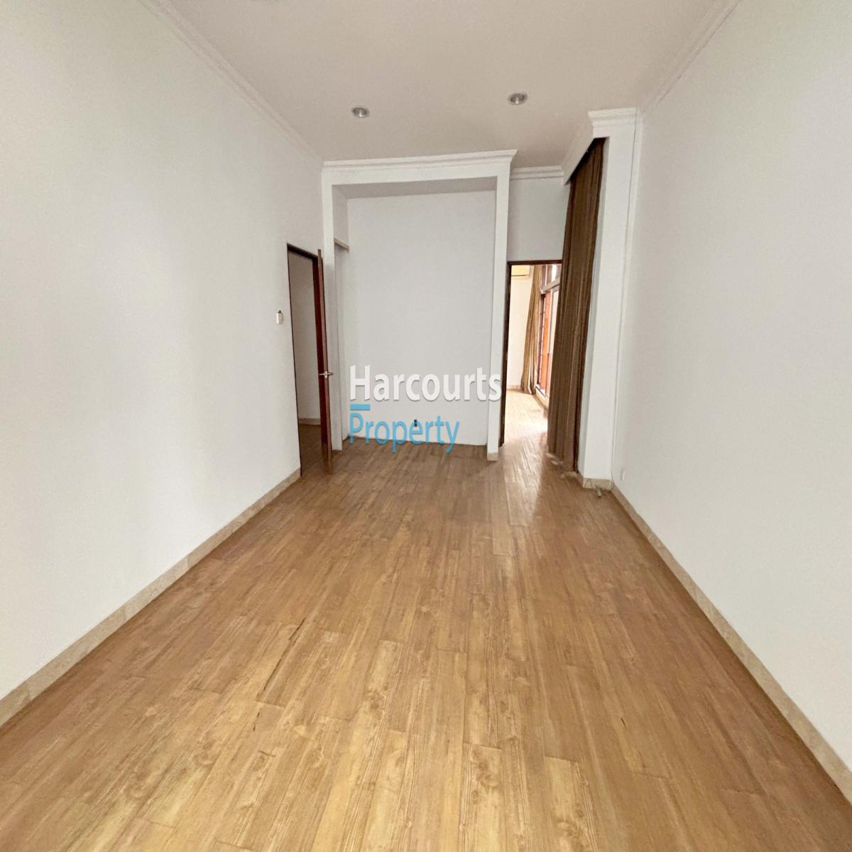 Disewakan Rumah Klasik 2 Lantai Area Jl. Biduri, Permata Hijau - Foto 5