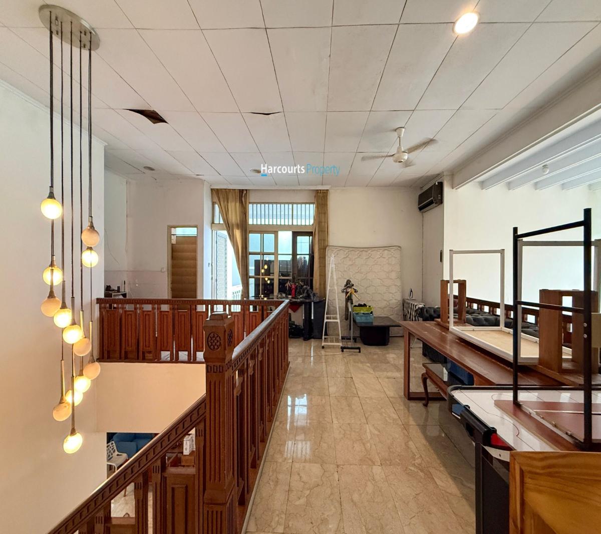 Dijual Rumah Hunian 2 Lantai Kawasan Elite di Kencana Indah, Jakarta Selatan - Foto 12