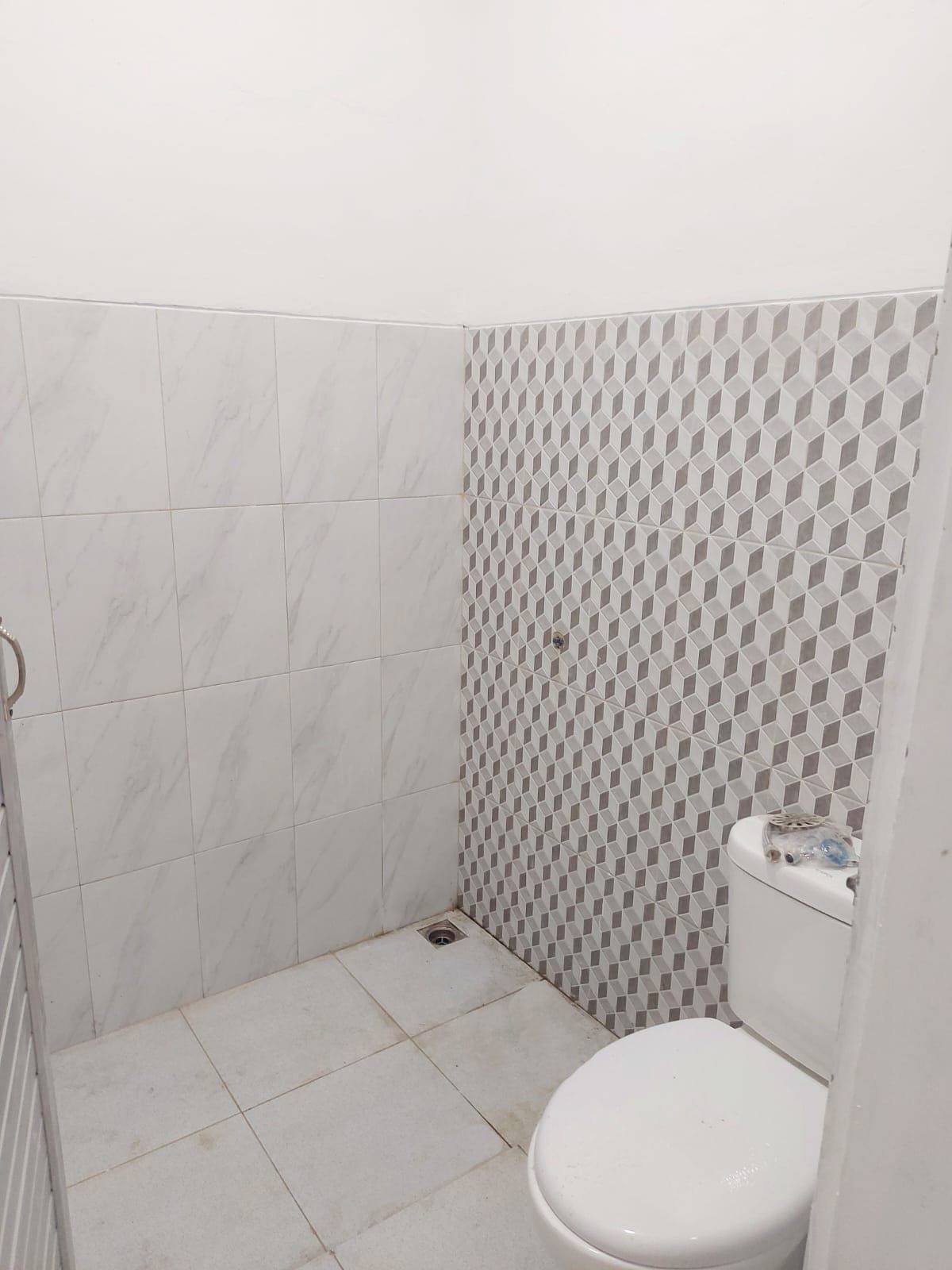 Dijual Rumah Bagus Siap Huni, di Cluster Elit di Pusat Kota Solo Baru - Foto 5