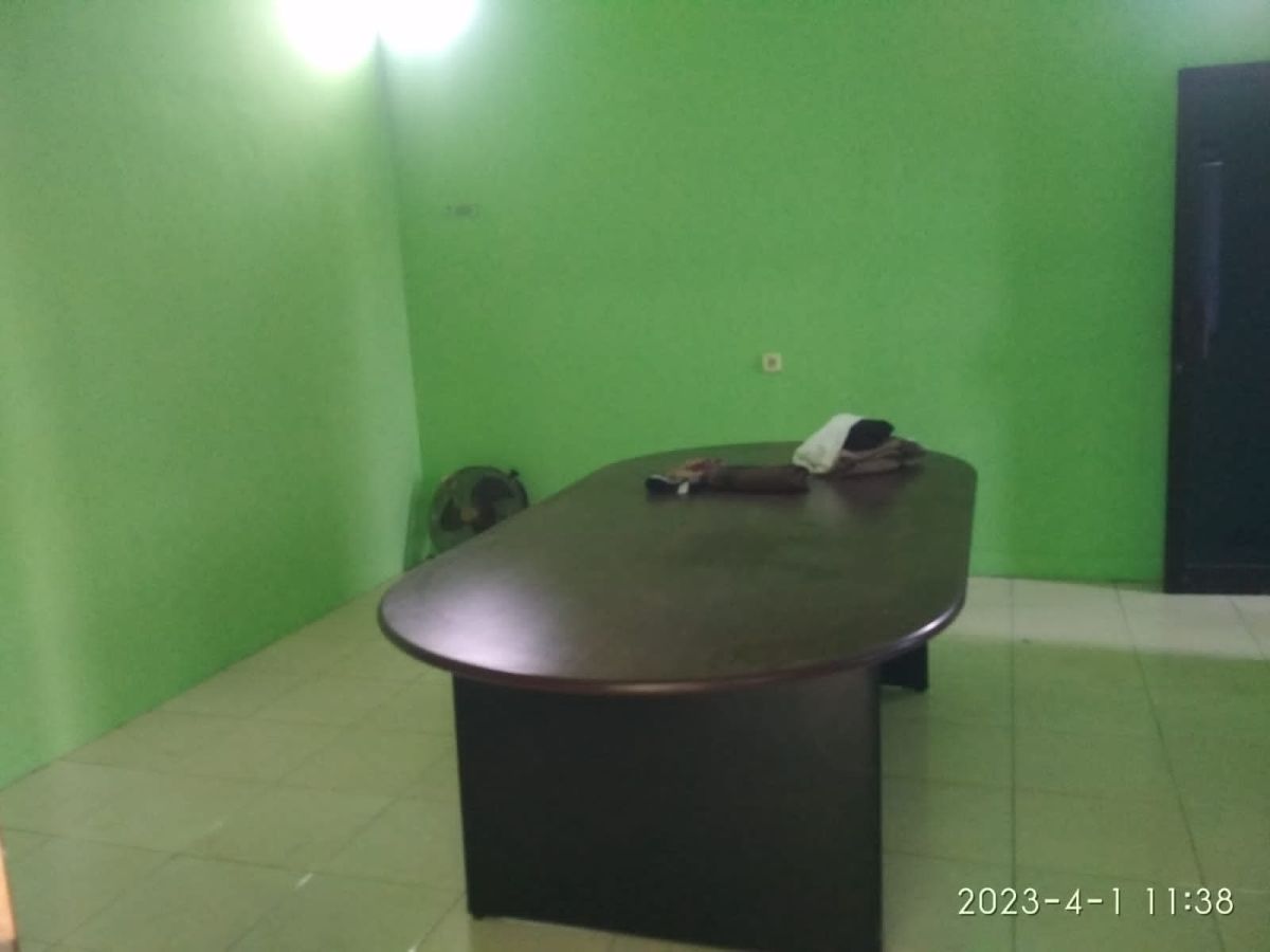 Dijual cepat!! Ruko Bagus 2 Lantai Strategis Siap Pakai di Gagan Dekat Pintu Tol Klodran Colomadu Solo - Foto 6