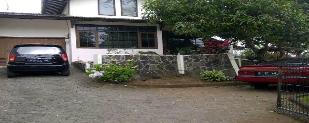Dijual Rumah Luas di Komplek Gegerkalong Bandung Barat