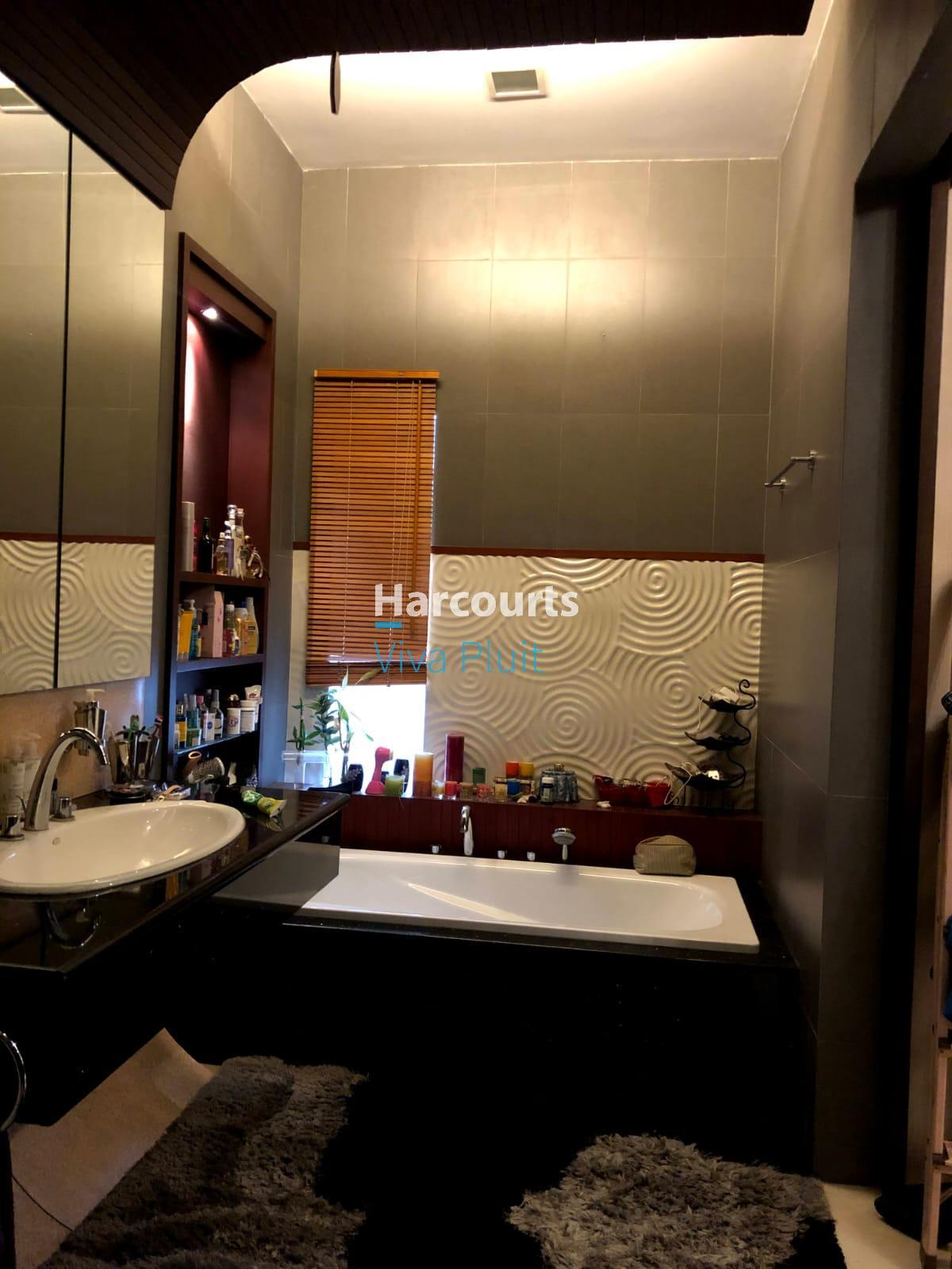 Dijual Rumah Mewah Dan Bagus Di Komplek Premier Mansion, Bandengan. Harga Nego - Foto 9