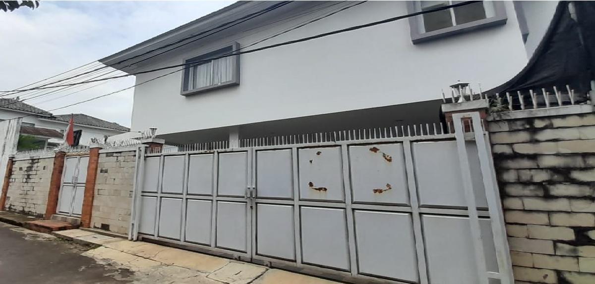 Dijual Rumah Luas 243 m² dan Mewah di Perumahan Ciputat Baru, Tangerang Selatan - Foto 2