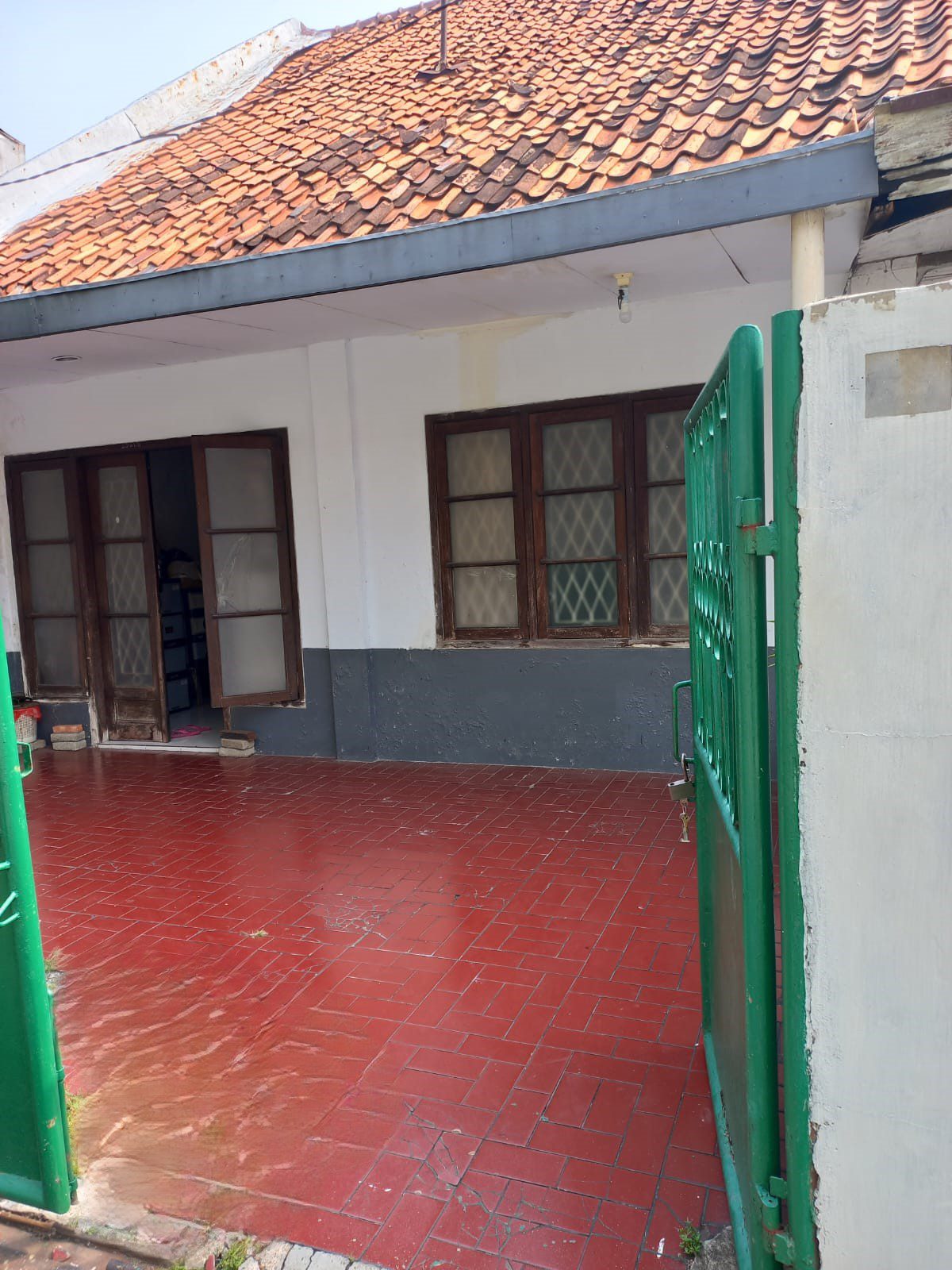 Jual Cepat Rumah 1,5 lantai di Daerah Cideng Jakarta Pusat (RR)