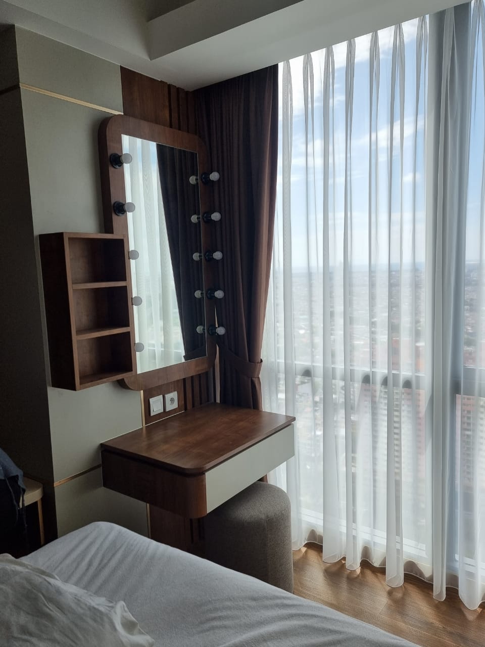 Sewa Apartemen Holland Village Full Furnished di Cempaka Putih Jakarta Pusat (RR) - Foto 2