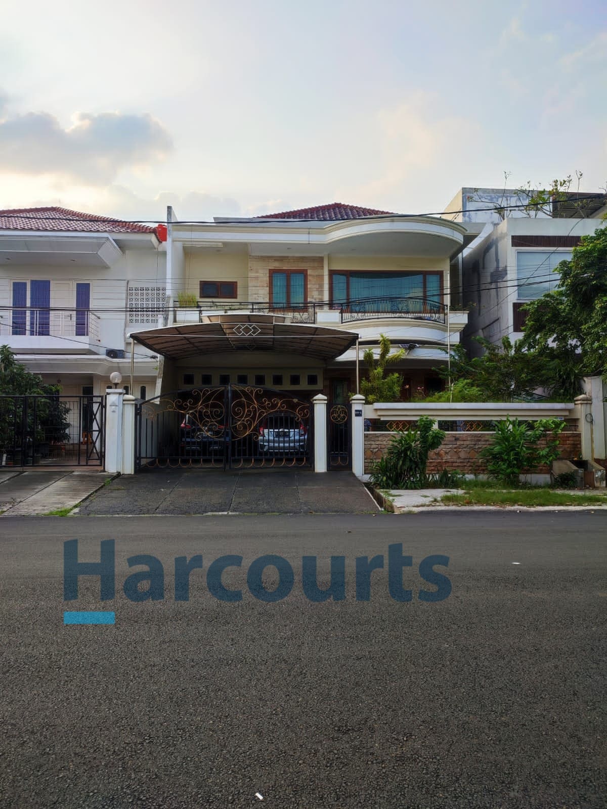 Jual Cepat Rumah luas di Puri Indah Jakarta Barat (RR)