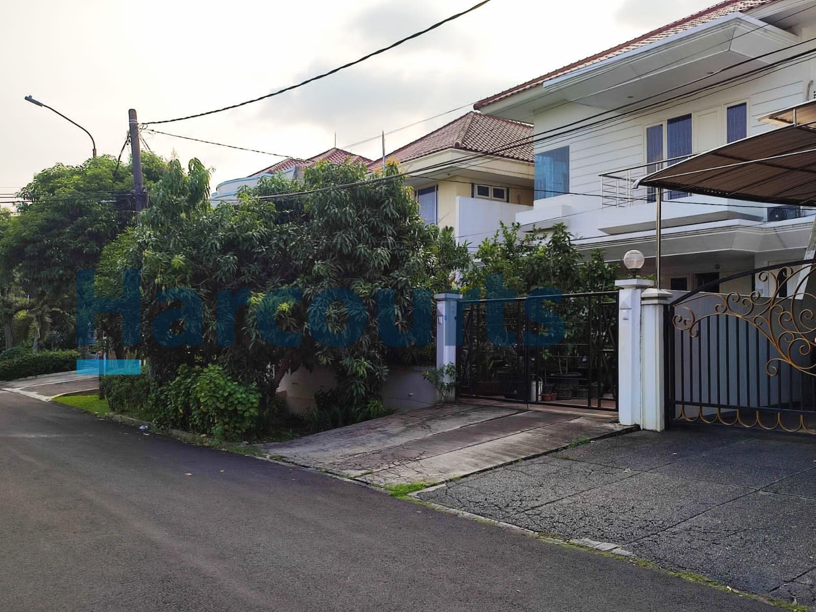Jual Cepat Rumah luas di Puri Indah Jakarta Barat (RR) - Foto 4