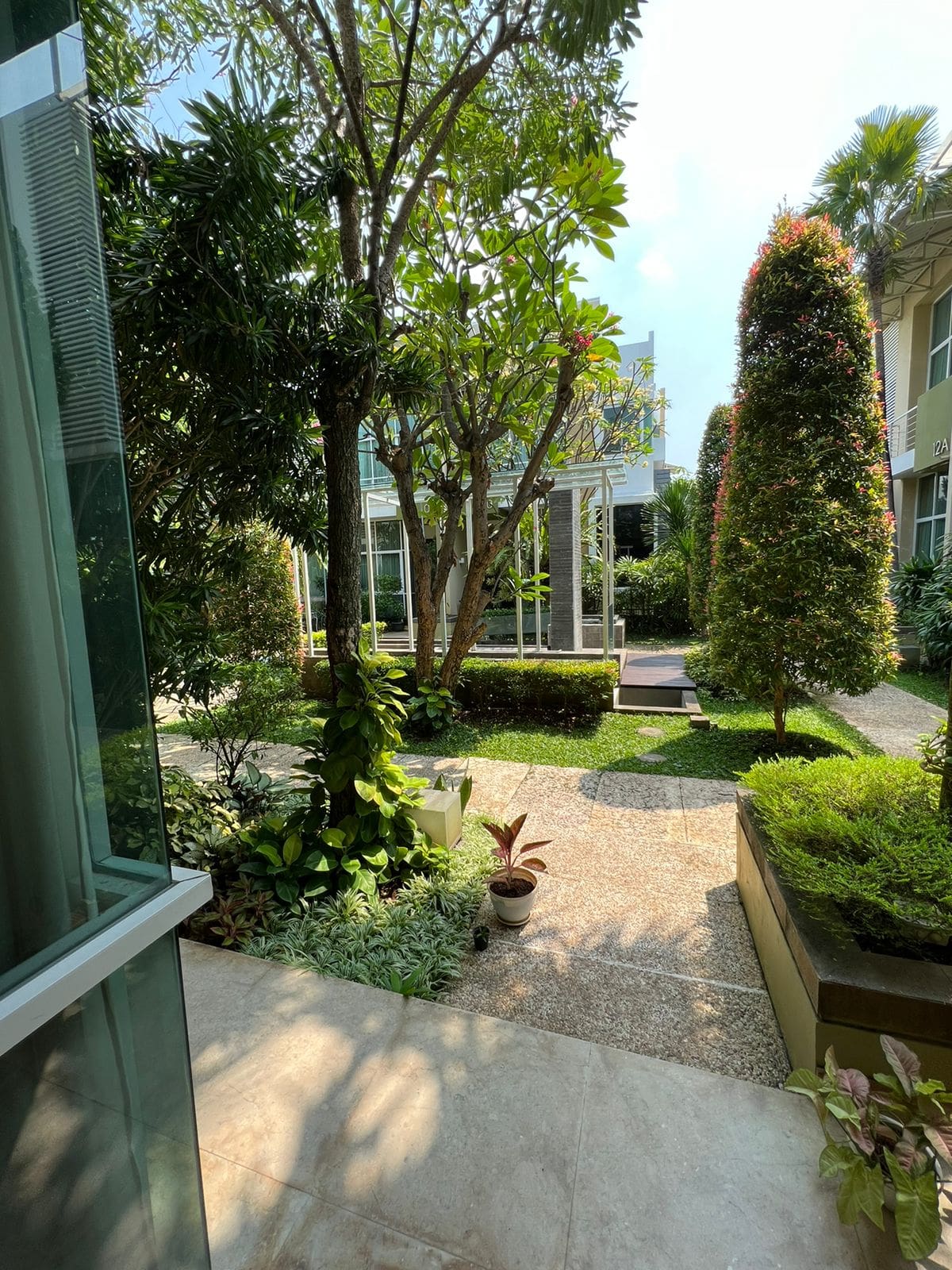 Jual Cepat Rumah di Komplek Perumahan De Oaze Tomang, Jakarta Barat (RR)