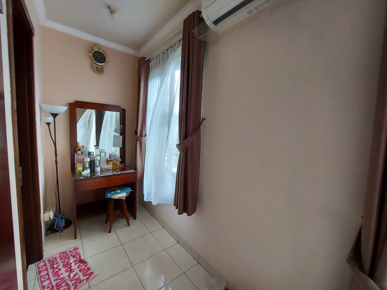 Jual Cepat! Rumah luas 250m2 di Delatinos BSD Tangerang Selatan (RR) - Foto 2